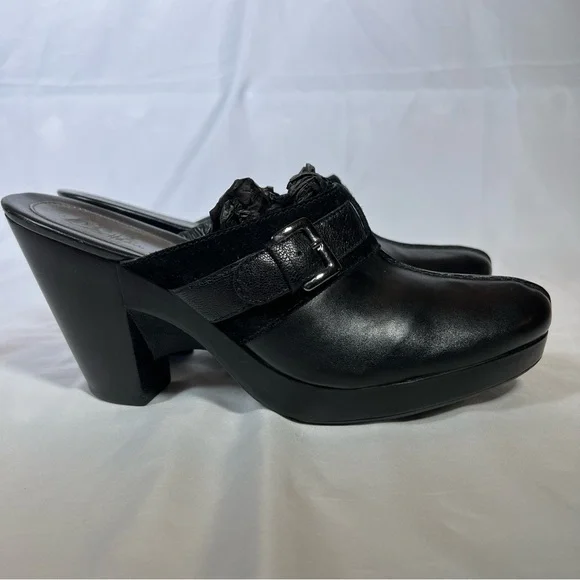 Cole Haan Women's Black Leather Heels Clogs Mules Shoes Silver Buckle Size 10 - Picture 2 of 12
